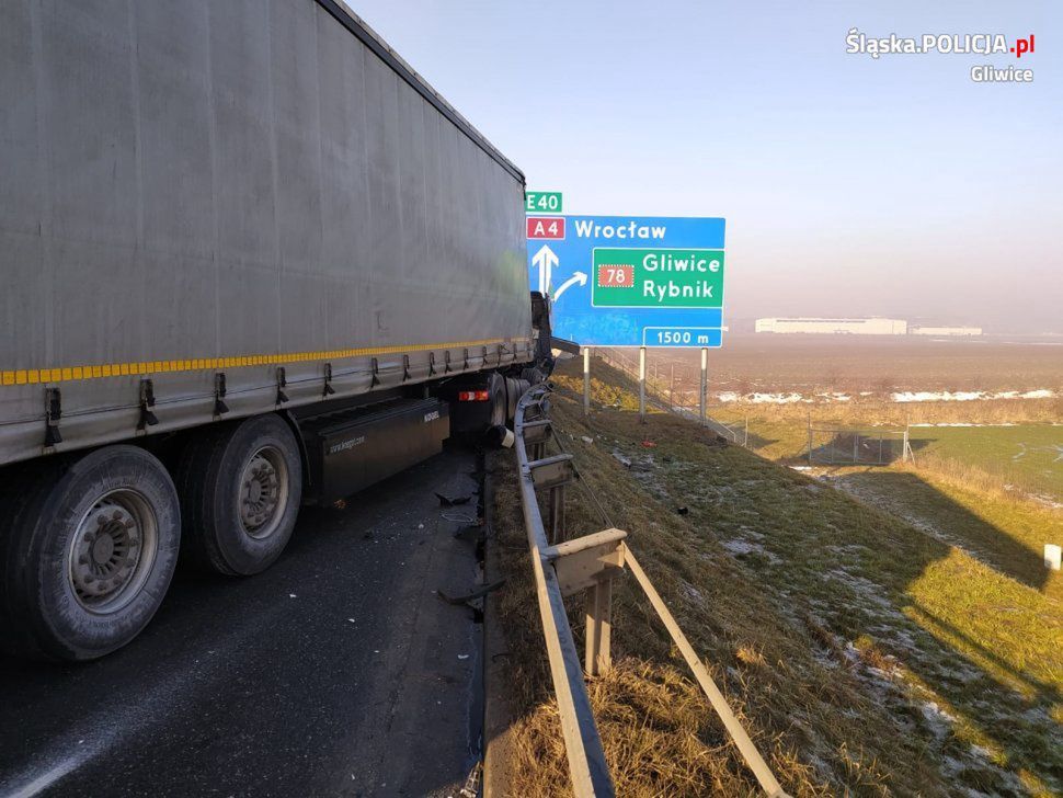 Zderzenie trzech tirów na autostradzie A4 w Gliwicach