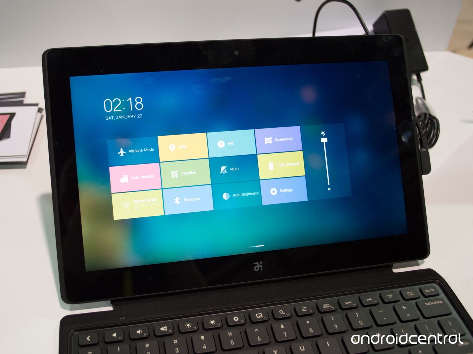 Jide Ultra Remix to tablet z Androidem wyglądający jak Surface Pro 3 8