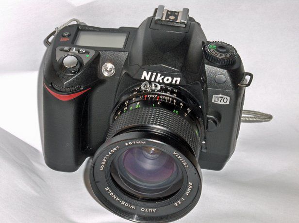Tak wygląda leciwy Nikon D70, czyli przedmiot sporu © David Wright / Flickr