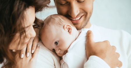 Głużenie. Co to jest i jak wspierać rozwój mowy dziecka?