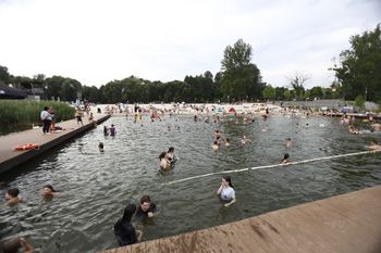 "Adriatyk" w Częstochowie oblegany. Mieszkańcy korzystają z uroków kąpieliska