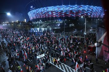 Incydent podczas Święta Niepodległości w Warszawie. Poleciała raca