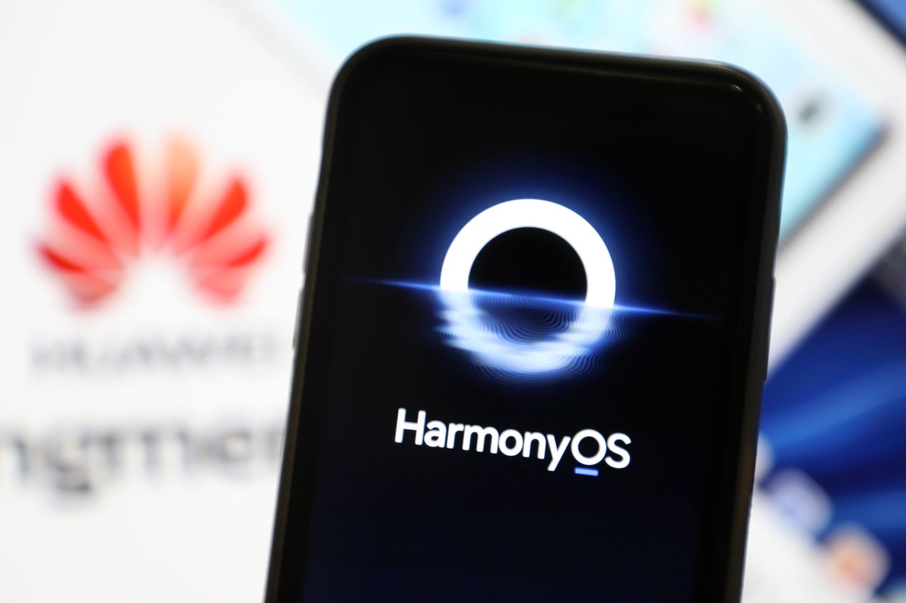 YICHANG, CHINA - JUNE 10, 2021 - HarmonyOS2 is installed on a mobile phone, Yichang, Hubei Province, China, June 10, 2021. With more than 10 million HarmonyOS2 upgrades in seven days, Huawei is on track to meet its internal target of 300 million devices by the end of this year. (Photo credit should read Costfoto/Barcroft Media via Getty Images)