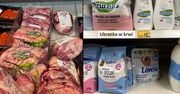 "Masowe groby". Oto zdjęcia z polskiego sklepu Auchan