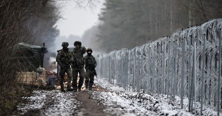 Mur na granicy. Straż graniczna podpisała trzy umowy, zapora będzie gotowa w czerwcu