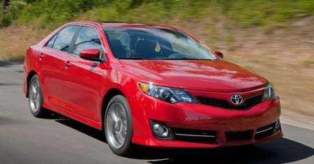 Toyota Camry 2012 oficjalnie na zdjęciach i wideo