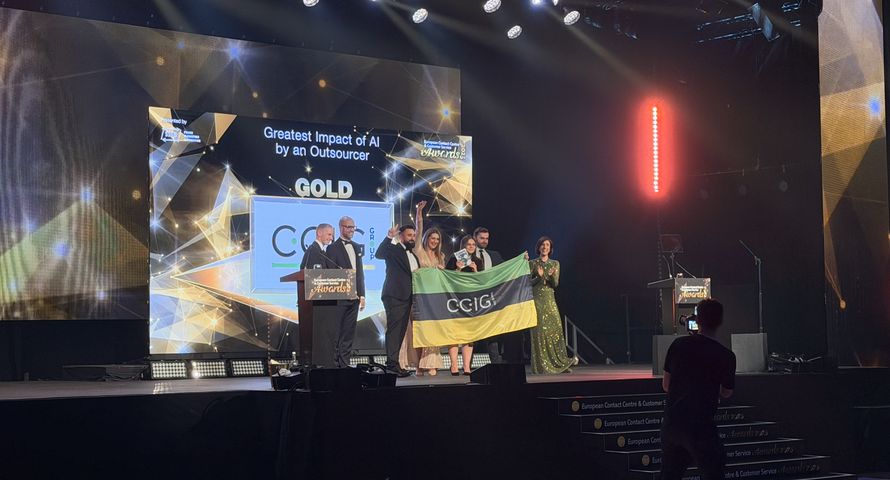 CCIG Group z europejską nagrodą za AI w obsłudze klienta. Złota statuetka ECCCSA dla polskiego contact center.
