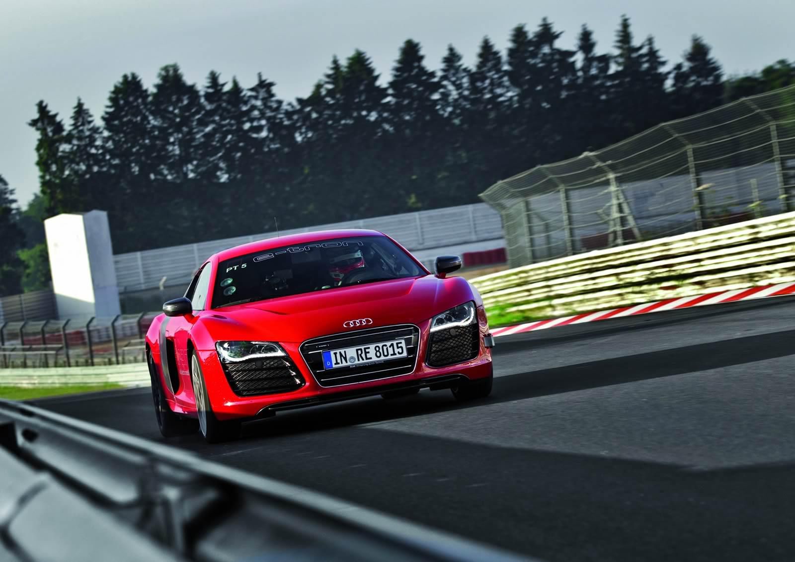 Audi R8 e-tron - niespełnione elektryczne marzenie [galeria] 44