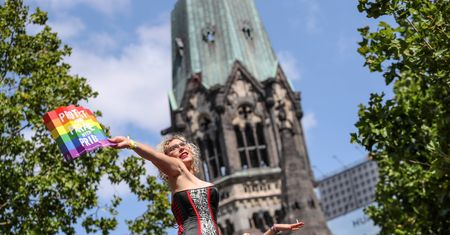 Niemieccy księża wbrew Watykanowi będą błogosławić pary homoseksualne