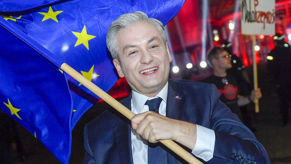 Robert Biedroń zapozował z marihuaną: "sadzić, palić, zalegalizować!"