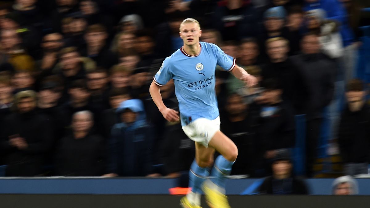 Erling Haaland of Manchester City in action during the UEFA Champions League group G soccer match between Manchester City and FC Copenhagen in Manchester, Britain, 05 October 2022. EPA/PETER POWELL Dostawca: PAP/EPA.