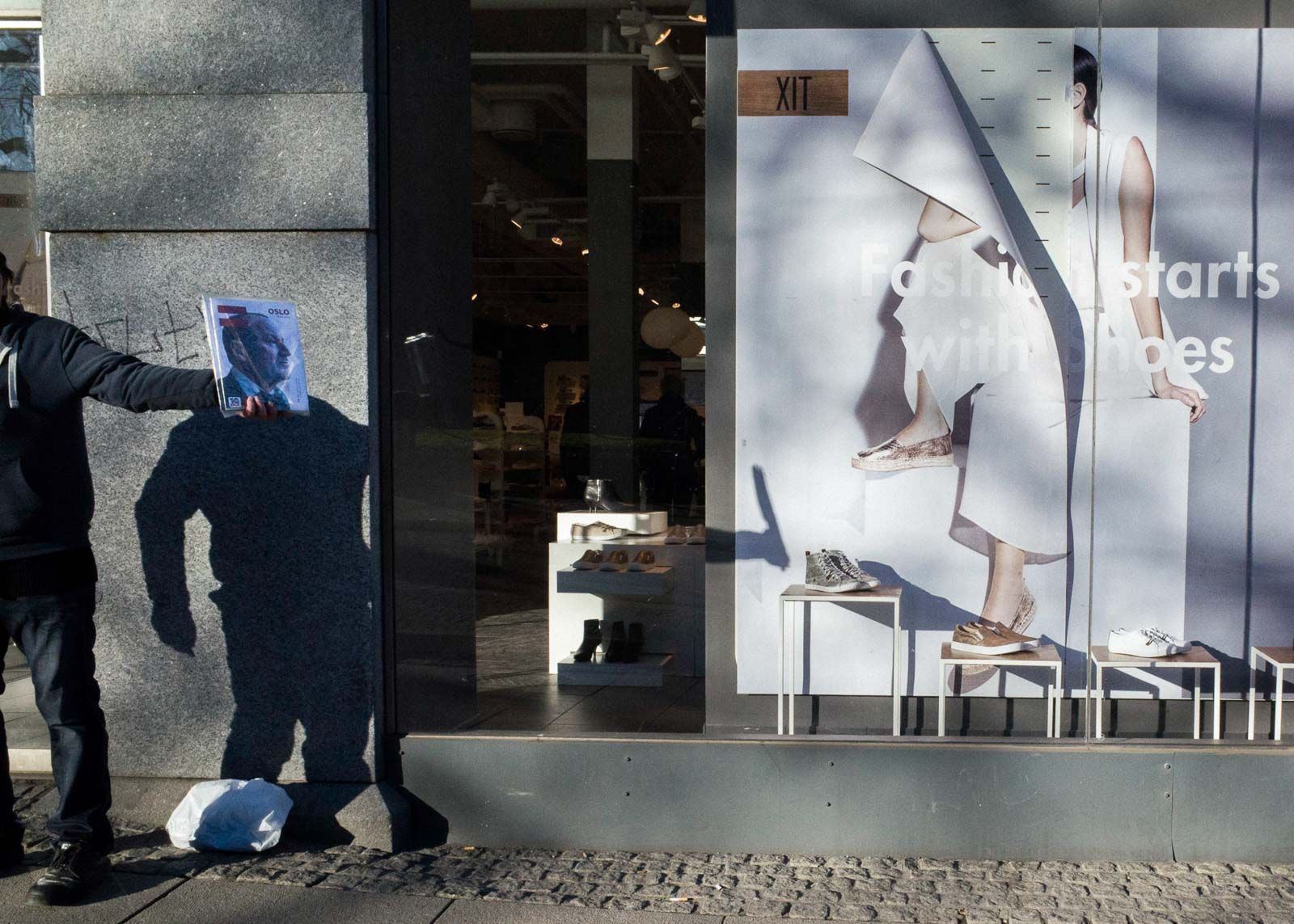Świetne historie fotograficzne z Oslo. Pau Buscató zbierał je aż 8 lat! 2