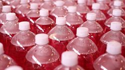 Dewastuje wątrobę i zwiększa ryzyko NAFLD. Znajdziesz w słodzonych napojach