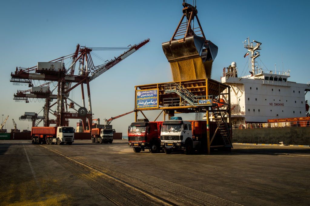 Nie tylko ropa i gaz. Zagrożone dostawy żywności. Na liście te kraje
