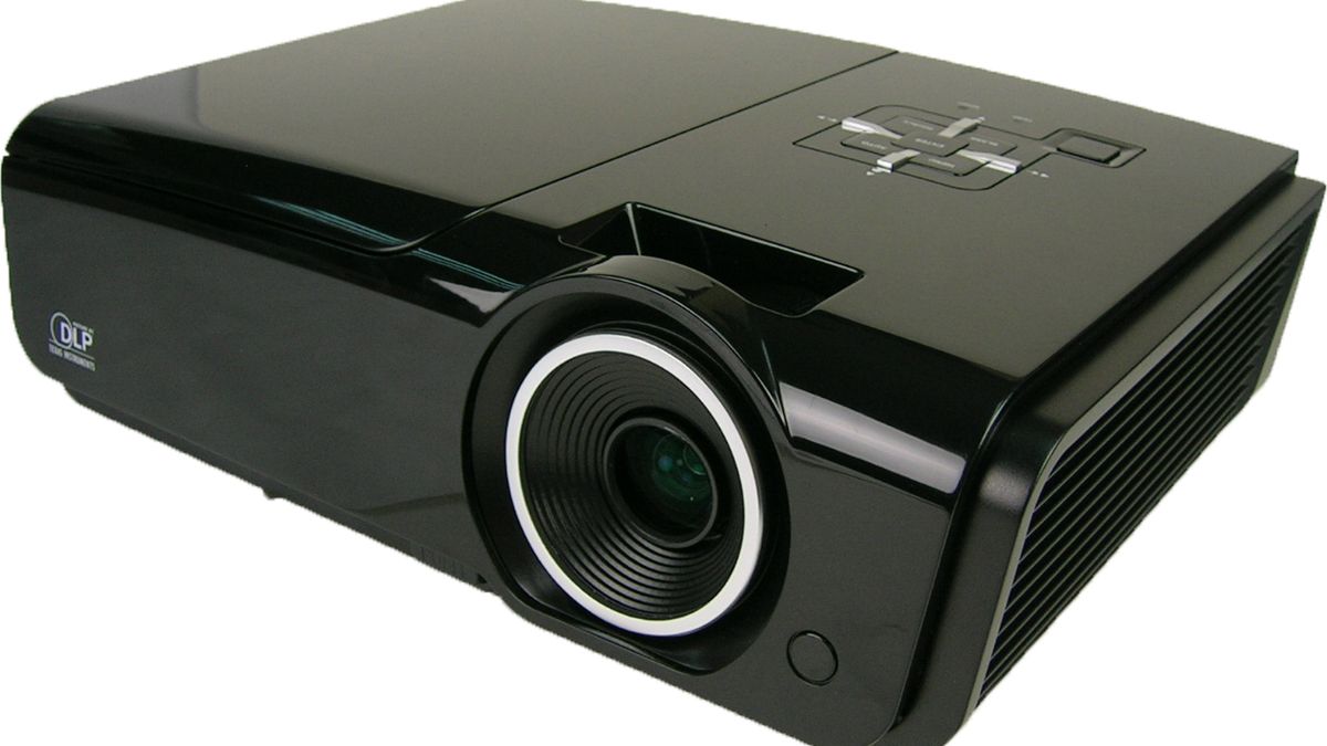 Vivitek D930TX i D925TX. Projektory z bliska 1