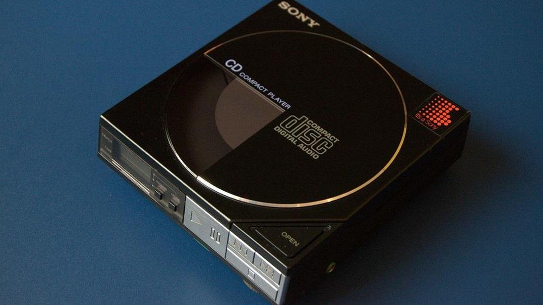 Sony D50