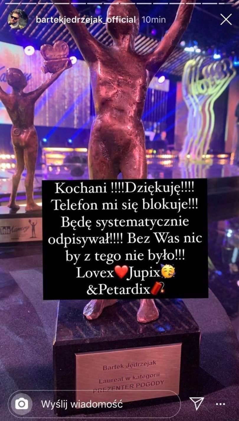 Telekamery 2021. Bartek Jędrzejak odbiera statuetkę i porównuje się do Leonardo DiCaprio