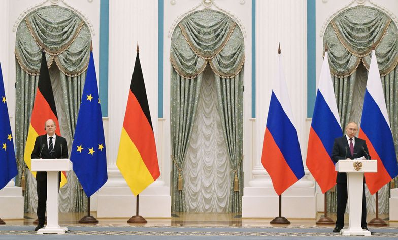 Konferencja prasowe a Putina i Scholza 