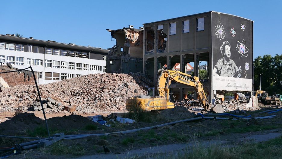Znika część kampusu Uniwersytetu Śląskiego w Katowicach.
