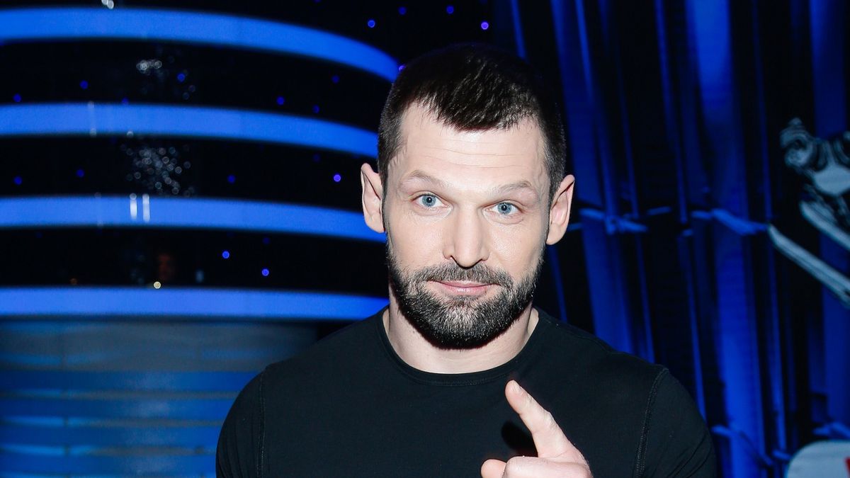 broda, koszulka czarna, luty 2019, Wielki Test - Sportowiec stulecia, gest, palec