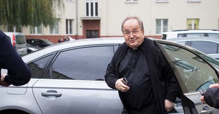 "Wierzymy w wirusa czy w Chrystusa?" - pyta o. Rydzyk i zaprasza na piknik