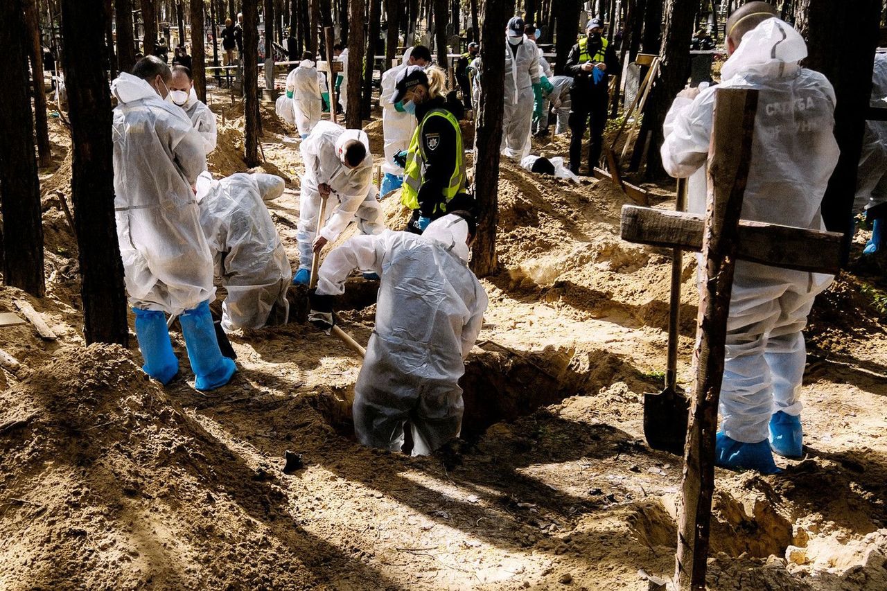 In 2022, a mass grave with 447 bodies of killed Ukrainians was found in Izium (Kharkiv region). 30 bodies showed signs of torture and clear execution.