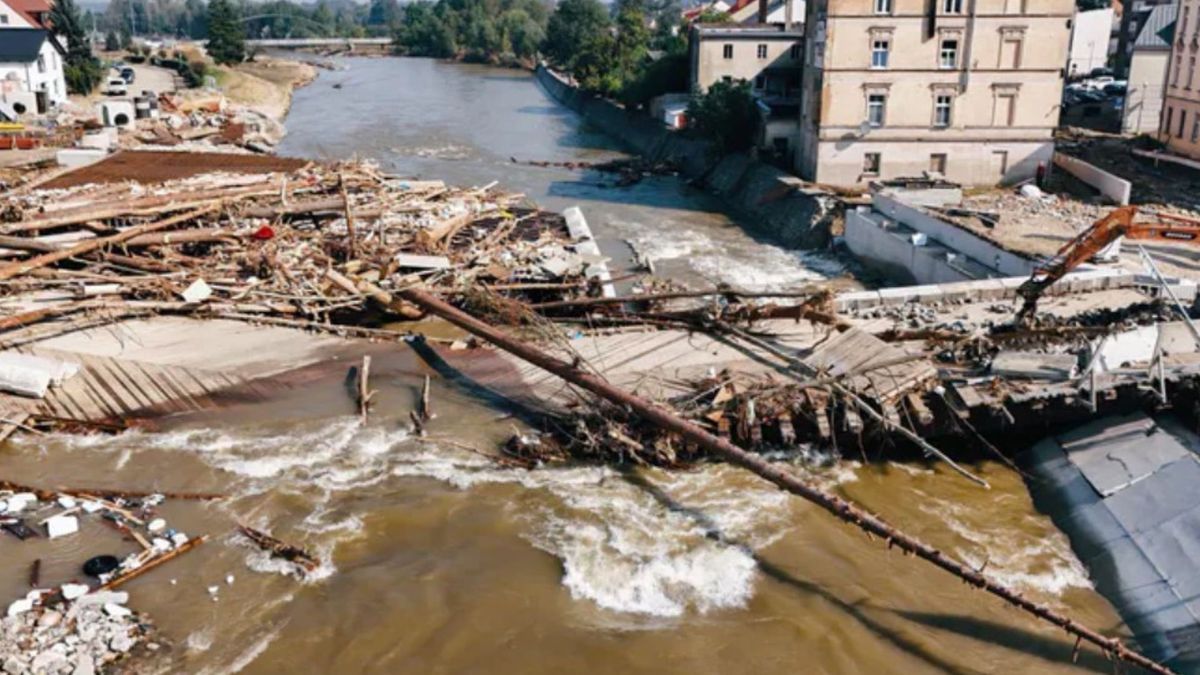 Kolejne domy grożą bezpieczeństwu