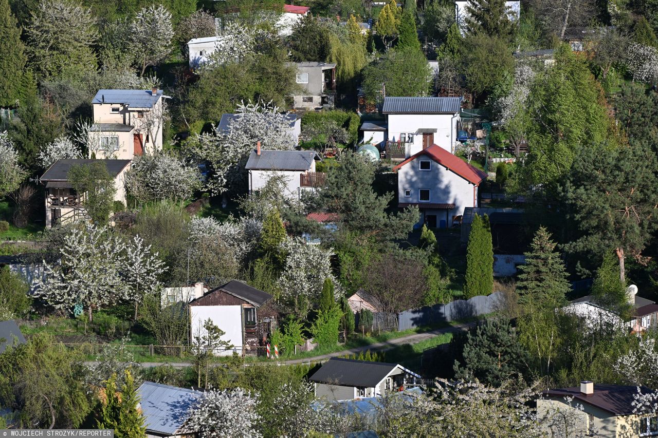 Roczne koszty to ok. 1000 zł. Coraz więcej Polaków mieszka w ten sposób