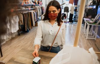 Nowe dane NBP. Spadła wartość płatności kartami