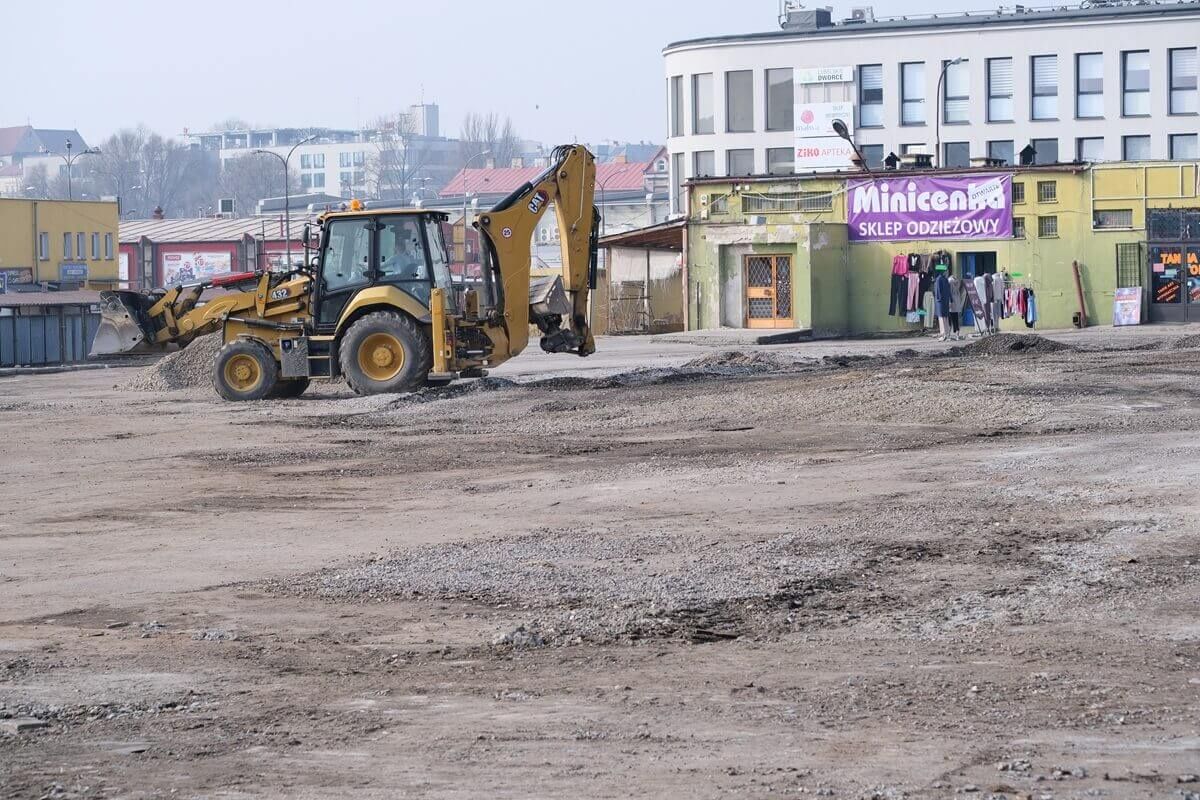 Trwa przygotowanie parkingu na terenie dawnego targowiska przy ul. Ruskiej w Lublinie