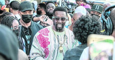 Raper Diddy zaprzeczał, że bił partnerkę. Przeprosił, gdy wyciekło nagranie