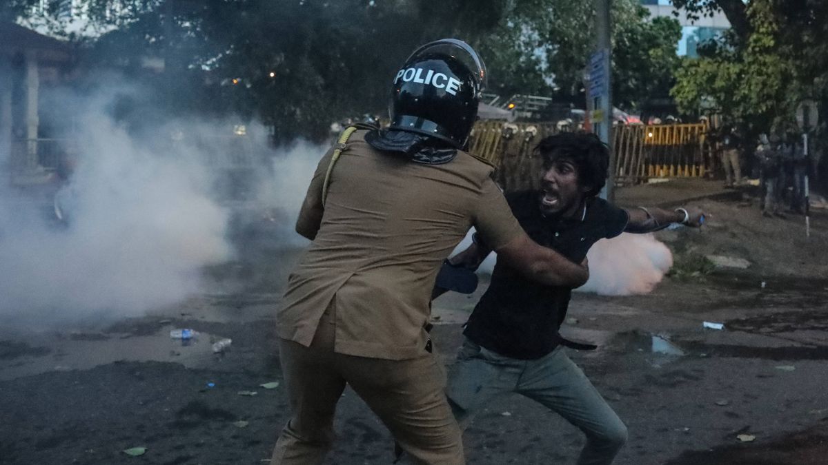 Anti-government protests rock Sri Lankan capital
CHAMILA KARUNARATHNE