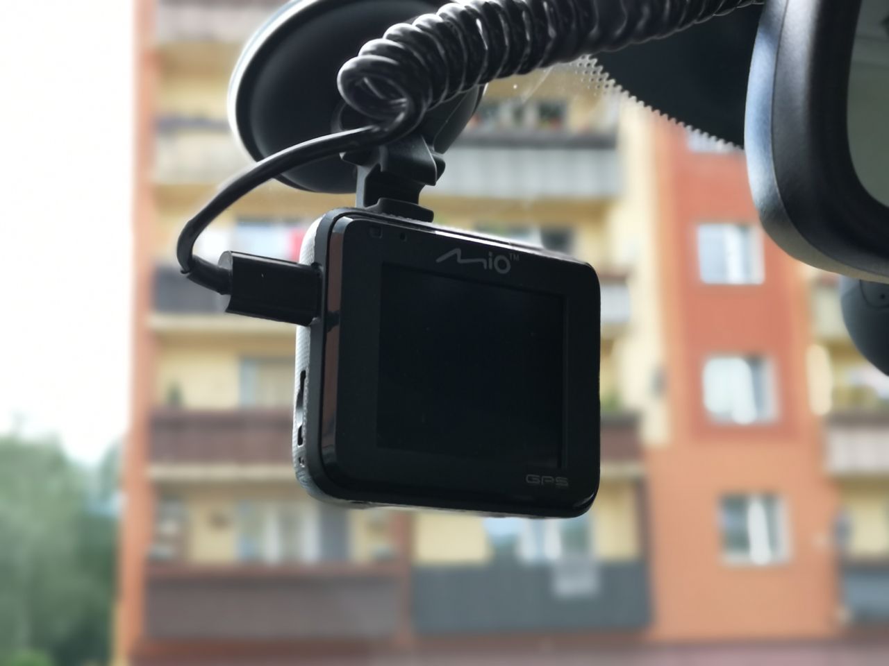 Krótki test Mio MiVue C330: wielofunkcyjna kamerka w rozsądnej cenie