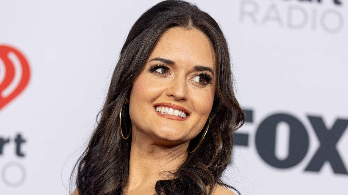 Dziewczyna Kevina z "Cudownych lat" na ściance. Olśniła w półprzezroczystej sukni