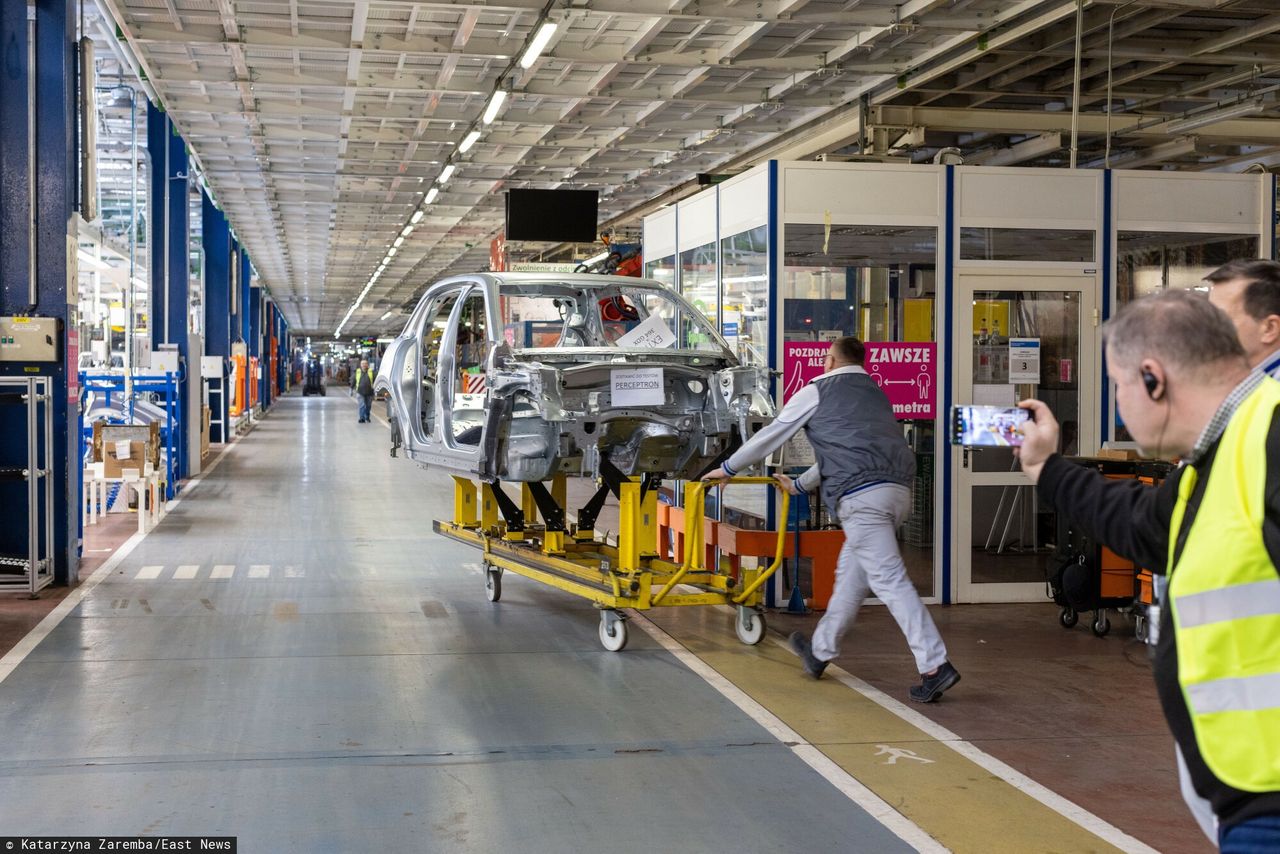 Przemysł w "głębokiej stagnacji". Uderzenie w rynek pracy