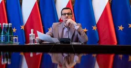 Zawieszenie funduszy z UE to strata dla PKB Polski. Agencja Moody's pokazała wyliczenia