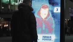 Nośnik reklamowy mierzący temperaturę ciała promuje Theraflu (wideo)