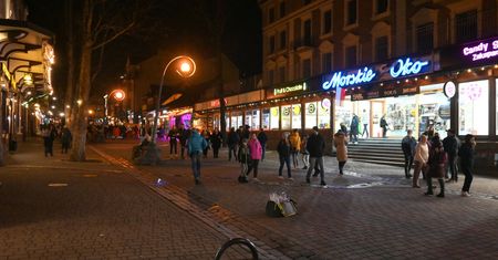 Film dla dorosłych nagrany na Krupówkach. Pytania o reakcję policji