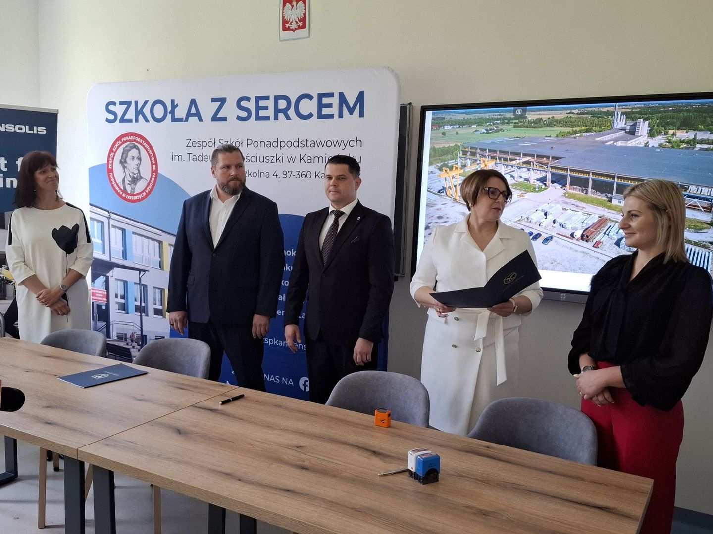 W Kamieńsku została podpisana umowa o współpracy między ZSP a firmą Consolis Polska sp. z o.o.