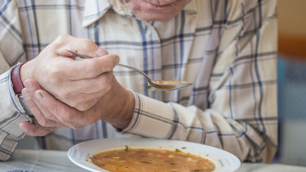 Akinezja najczęściej ma związek z chorobą Parkinsona.