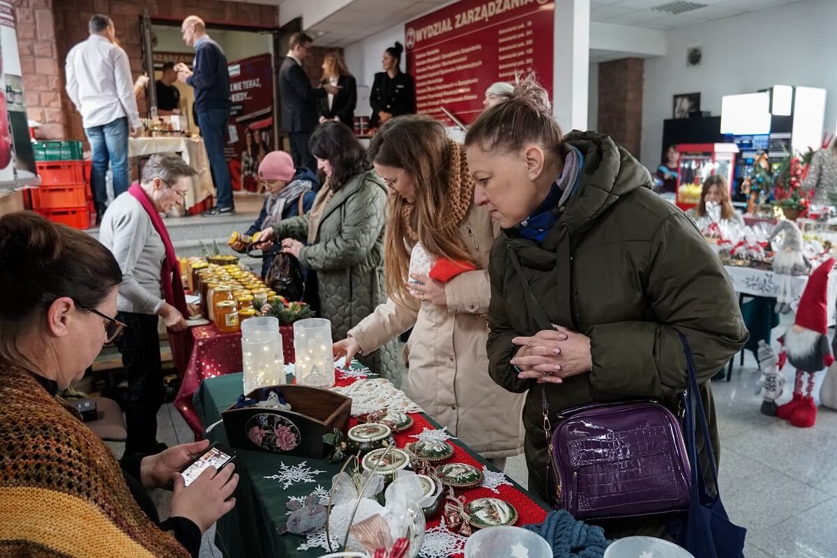Kiermasz Bożonarodzeniowy na Politechnice Lubelskiej