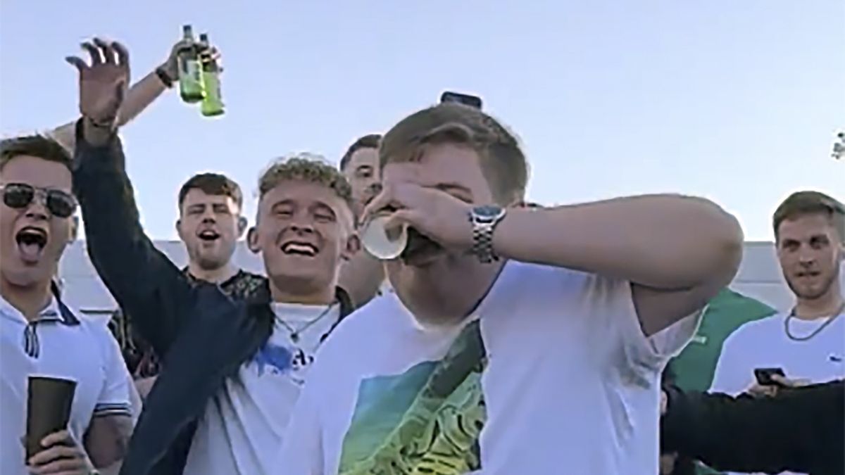 Mężczyzna podjął wyzwanie rzucone przez kolegów