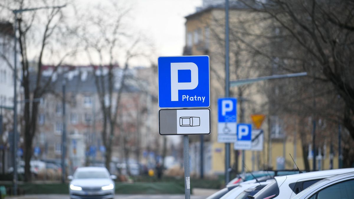Kierowcy coraz więcej muszą płacić za parkowanie w centrach miast