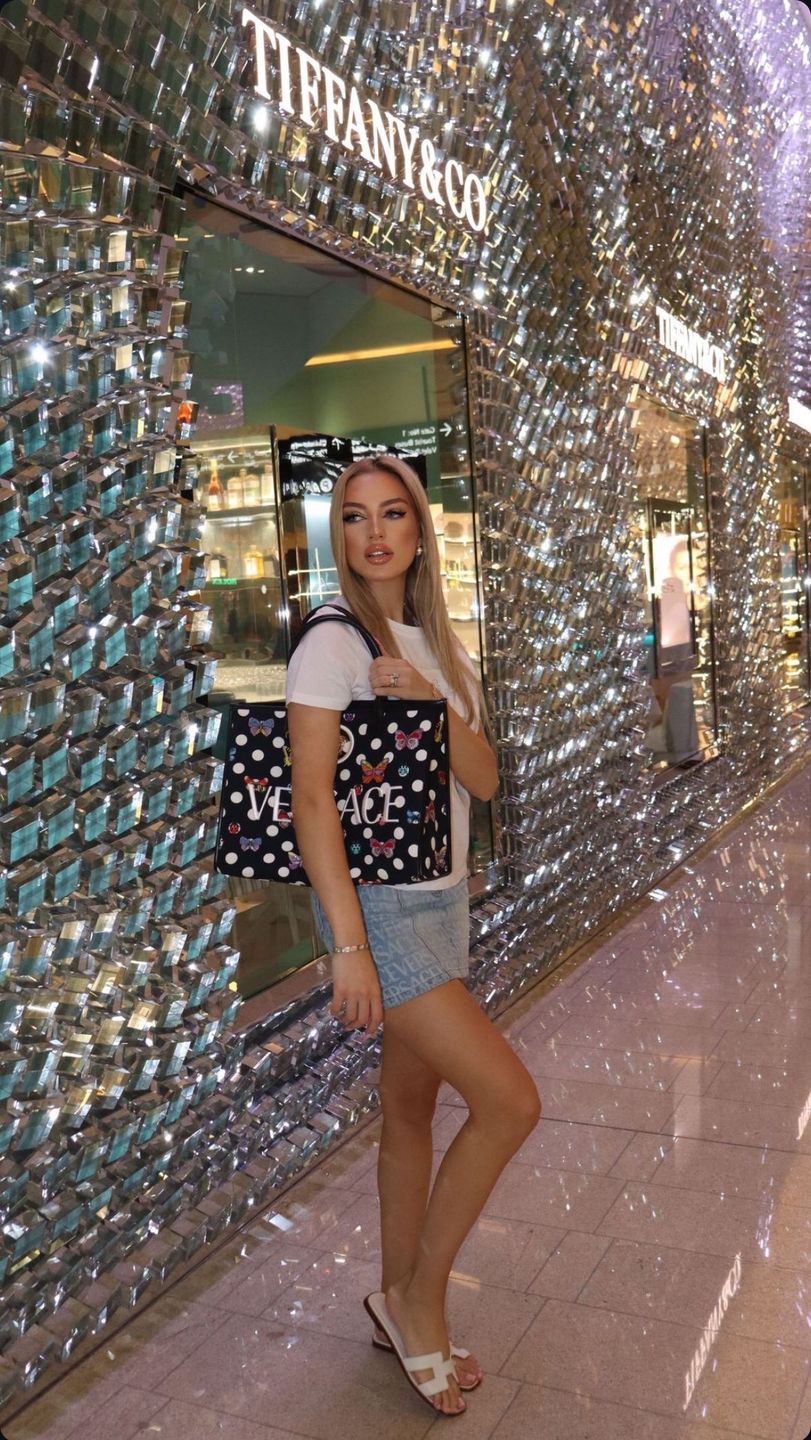 Caroline Derpienski świętuje urodziny
