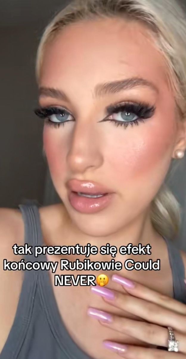 Caroline Derpienski pokazała się BEZ MAKIJAŻU. Przy okazji zaczepiła... Rubików! Odpowiedzą? (WIDEO)
