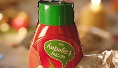 Ketchup Kotlin reklamowany w sreberku Mikołaja (wideo)