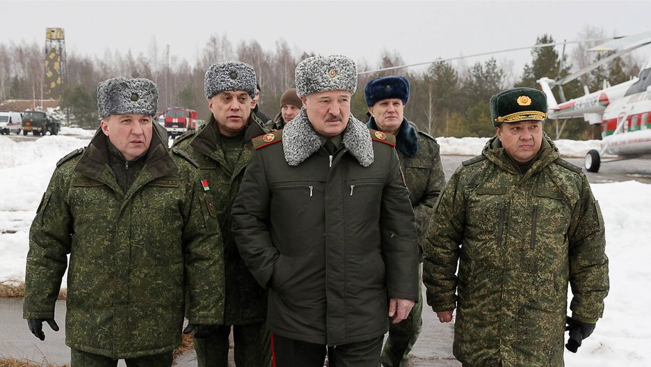 Białoruski przywódca powiedział, że wojska rosyjskie „pozostaną na Białorusi tak długo, jak będzie to konieczne”.