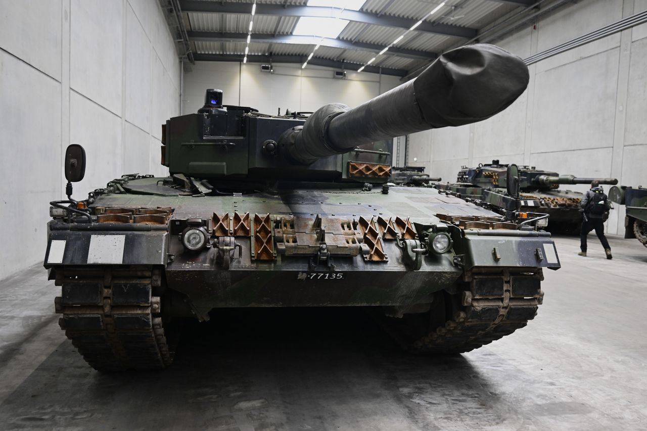 German Leopard 2 tank; illustrative photo