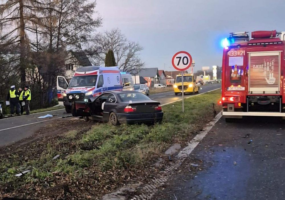 Ustoń: Tragiczny wypadek. BMW uderzyło w Mazdę. Nie żyje 18-latka, druga nastolatka walczy o życie