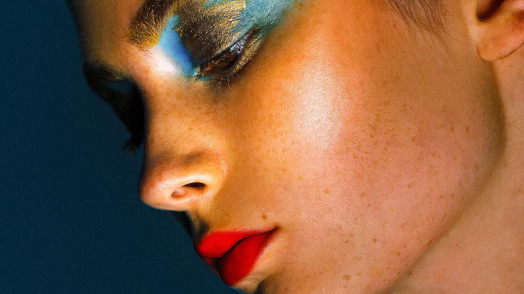 4 lampy reporterskie zamiast pierścieniowej. Świetny pomysł na zdjęcia beauty 1